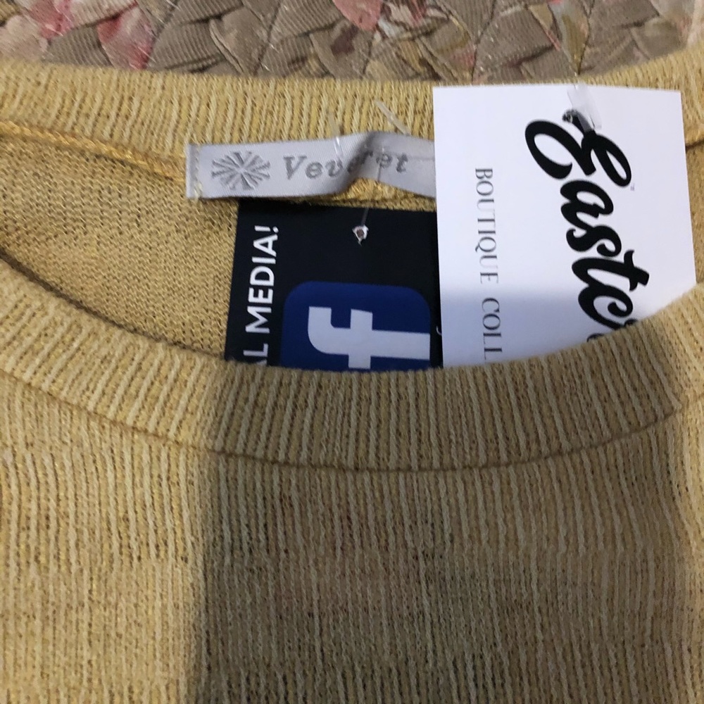 NEW, Beautiful tshirt - Picture 3 of 6